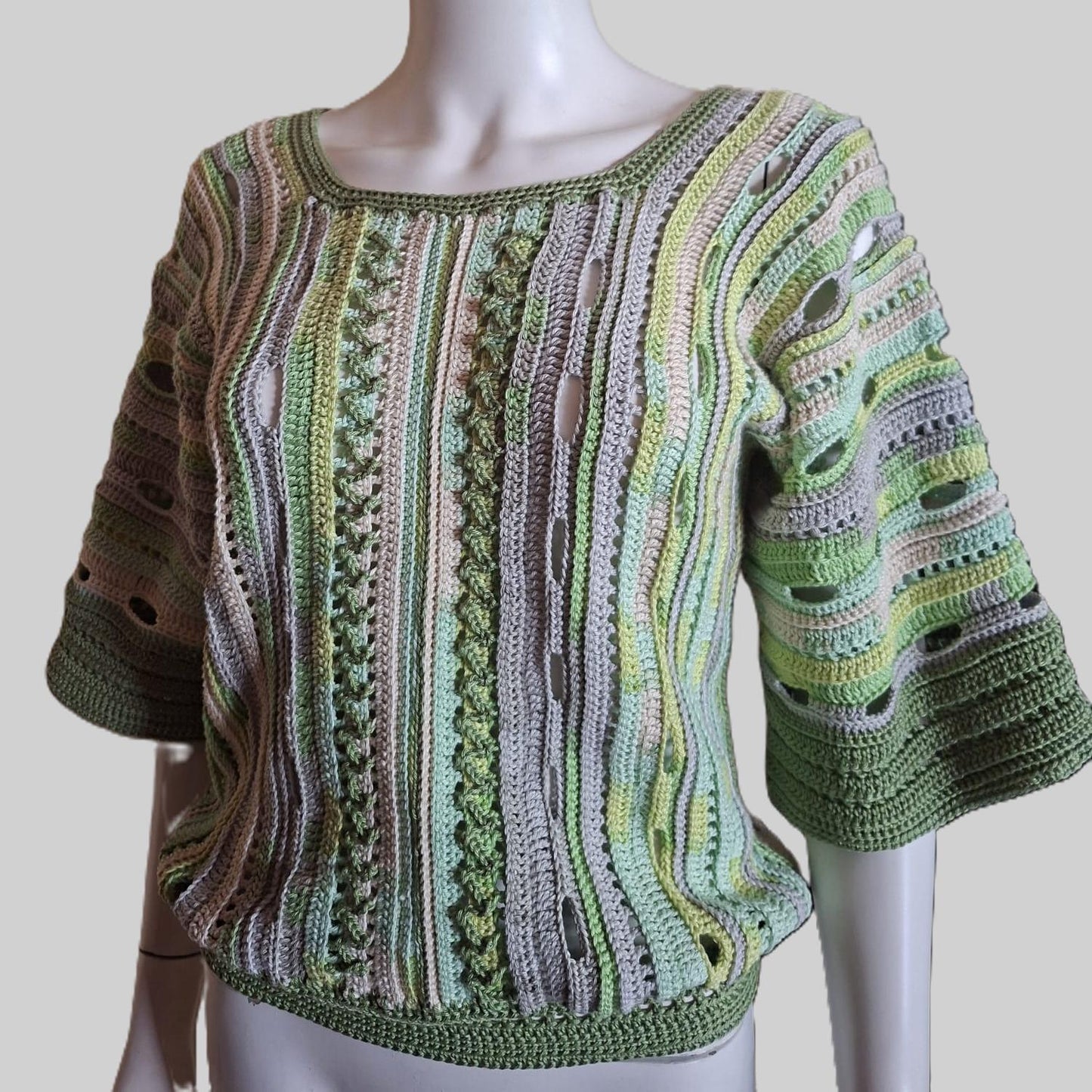 Blusa de Crochê em Tons de Verde – Manga 3/4