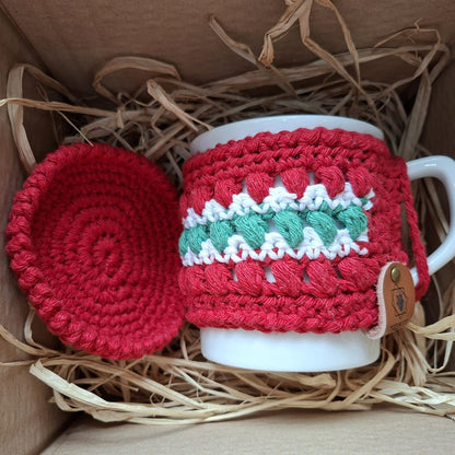 Caneca com proteção e base em Crochê.