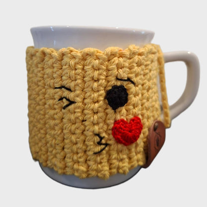 Caneca com proteção e base em Crochê.