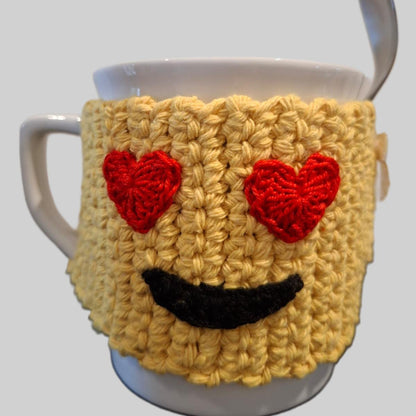 Caneca com proteção e base em Crochê.