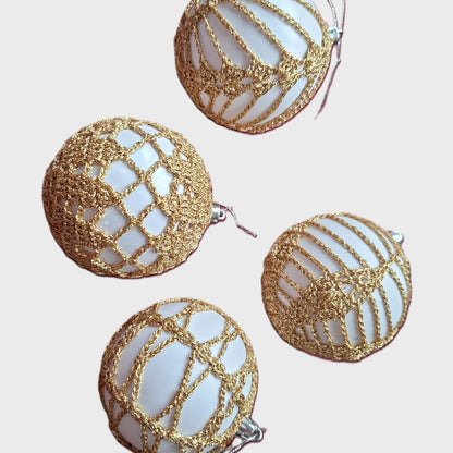 Bolas de Natal Artesanais em Crochê Dourado