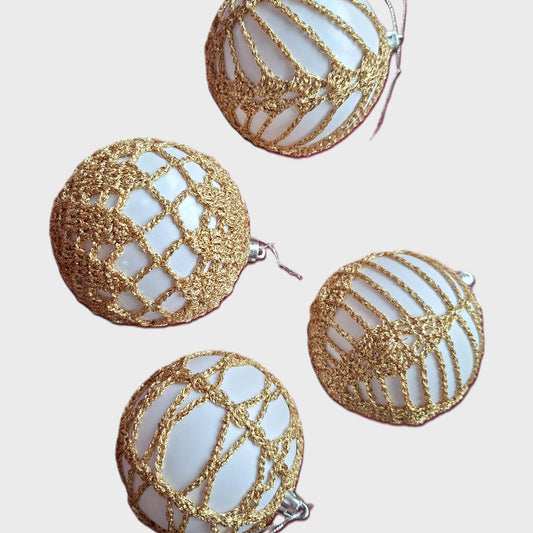 Bolas de Natal Artesanais em Crochê Dourado