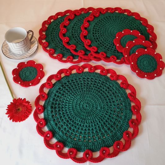 Conjunto 8 Individuais e 8 Bases de Copos em Crochê Verde e Vermelho de Natal
