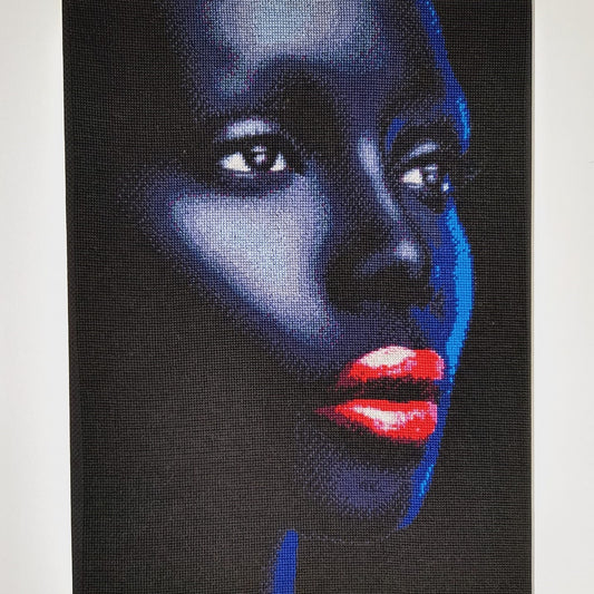 Tela Bordada Ponto Cruz. Mulher Africana