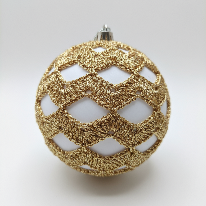 Bolas de Natal Artesanais em Crochê Dourado