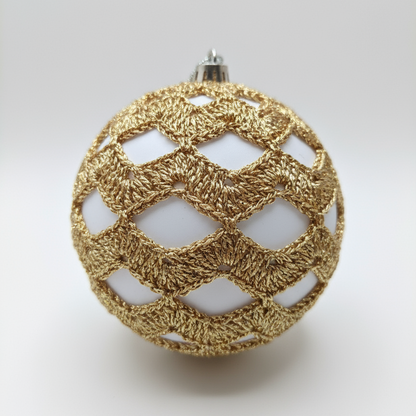 Bolas de Natal Artesanais em Crochê Dourado