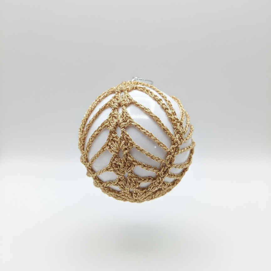 Bolas de Natal Artesanais em Crochê Dourado