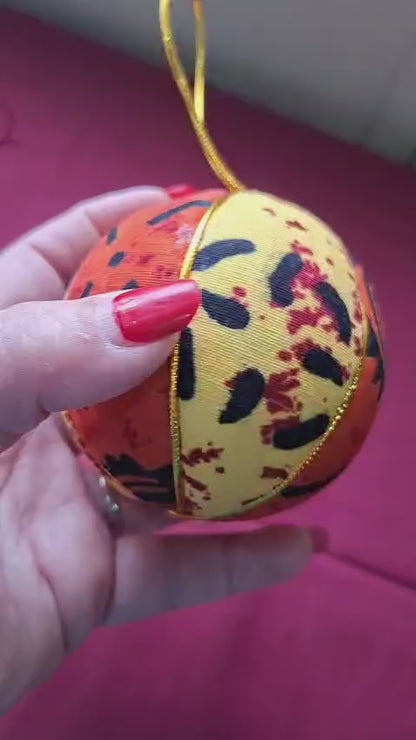 Bolas de Natal em Pano Africano